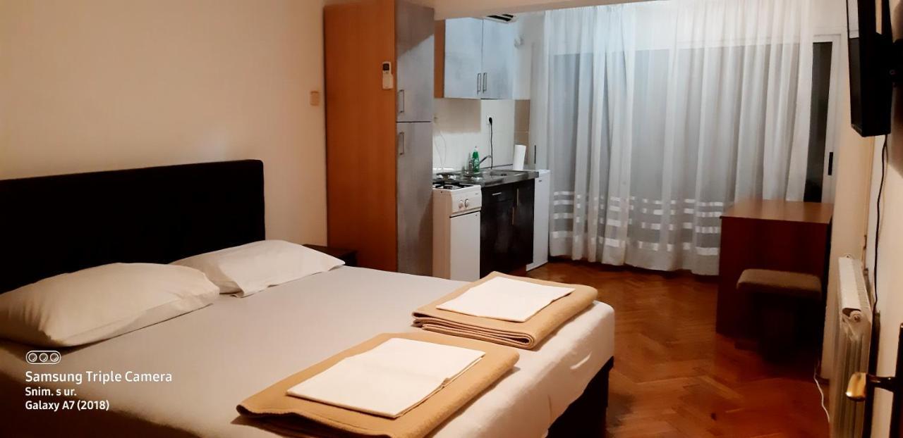 Apartmani Stara Posta نوفي فينودولسكي الغرفة الصورة